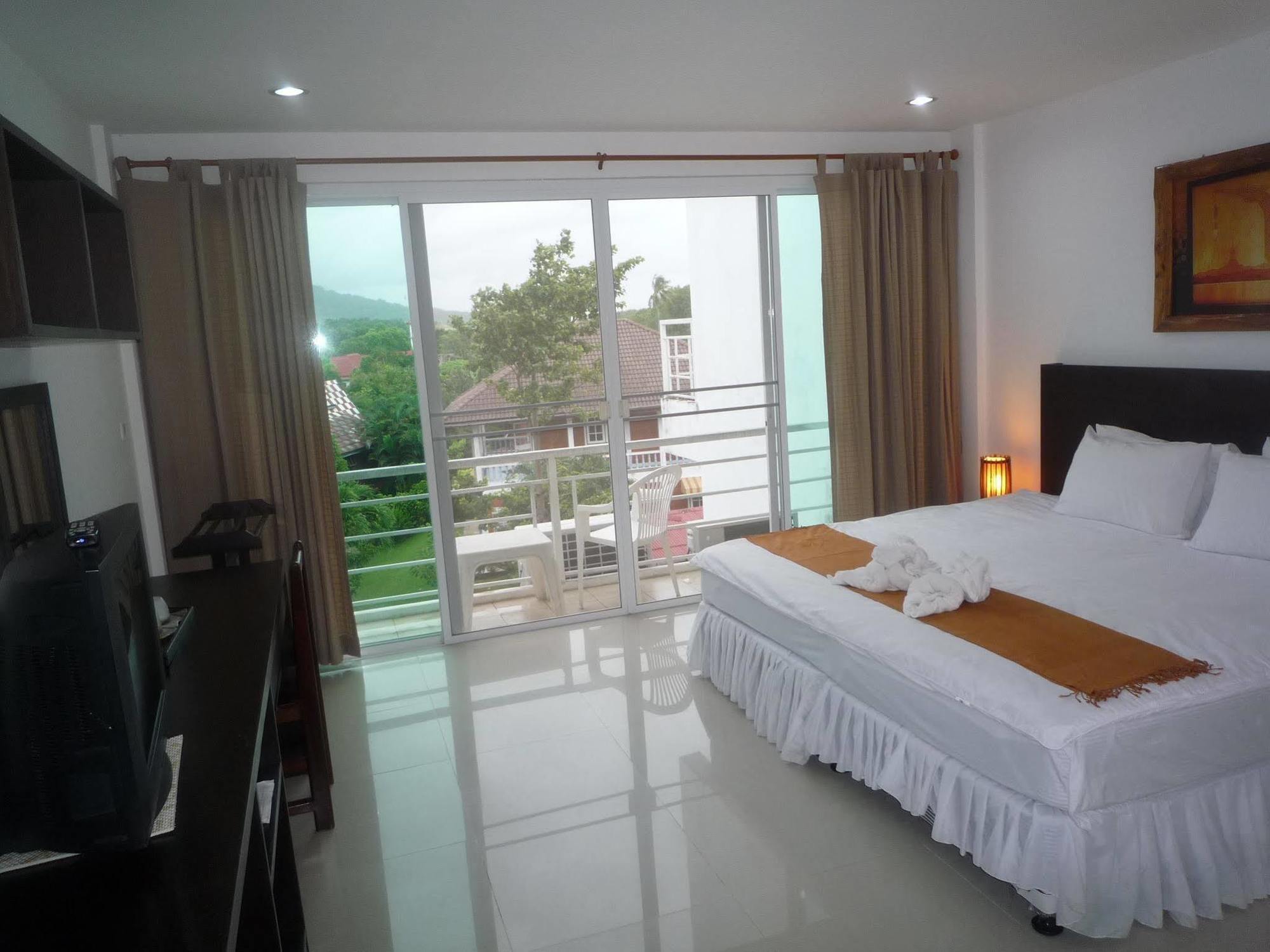 Baan Oui Phuket Guest House Nai Harn Экстерьер фото